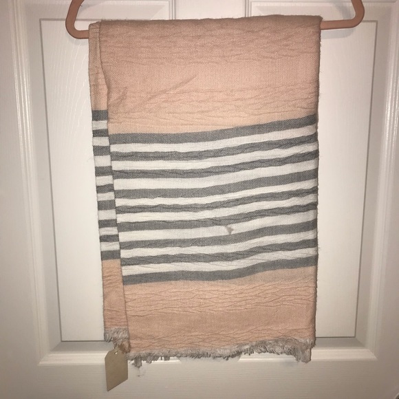 Pink, Gray, & White Blanket Scarf w/ Fringe BNWT - Picture 2 of 7